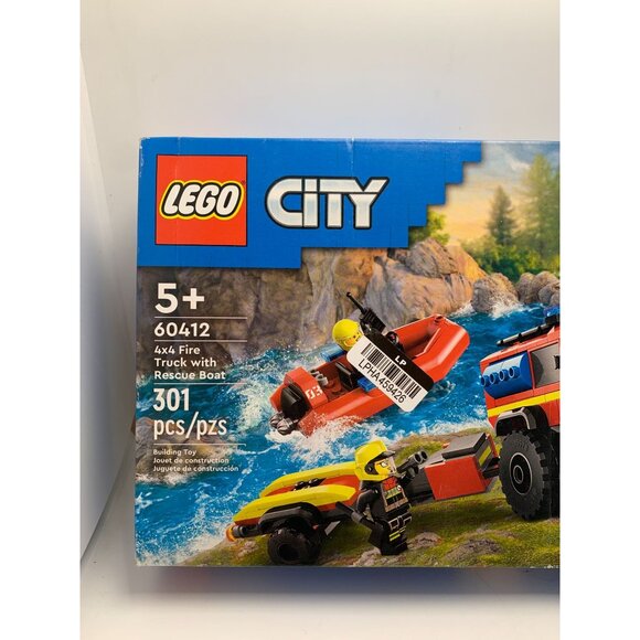 Lego City 4x4 Fire Truck With Rescue Boat 60412 301 Pieces - Picture 4 of 6